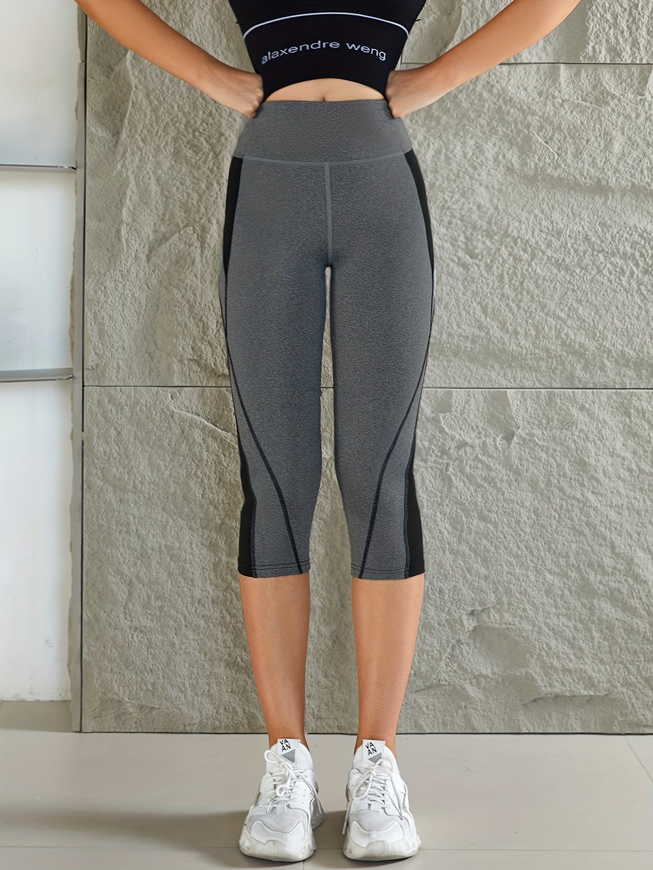 Women's Activewear: Contrast Color Yoga Sports Capri Leggings - Perfect for Workout & Exercise!