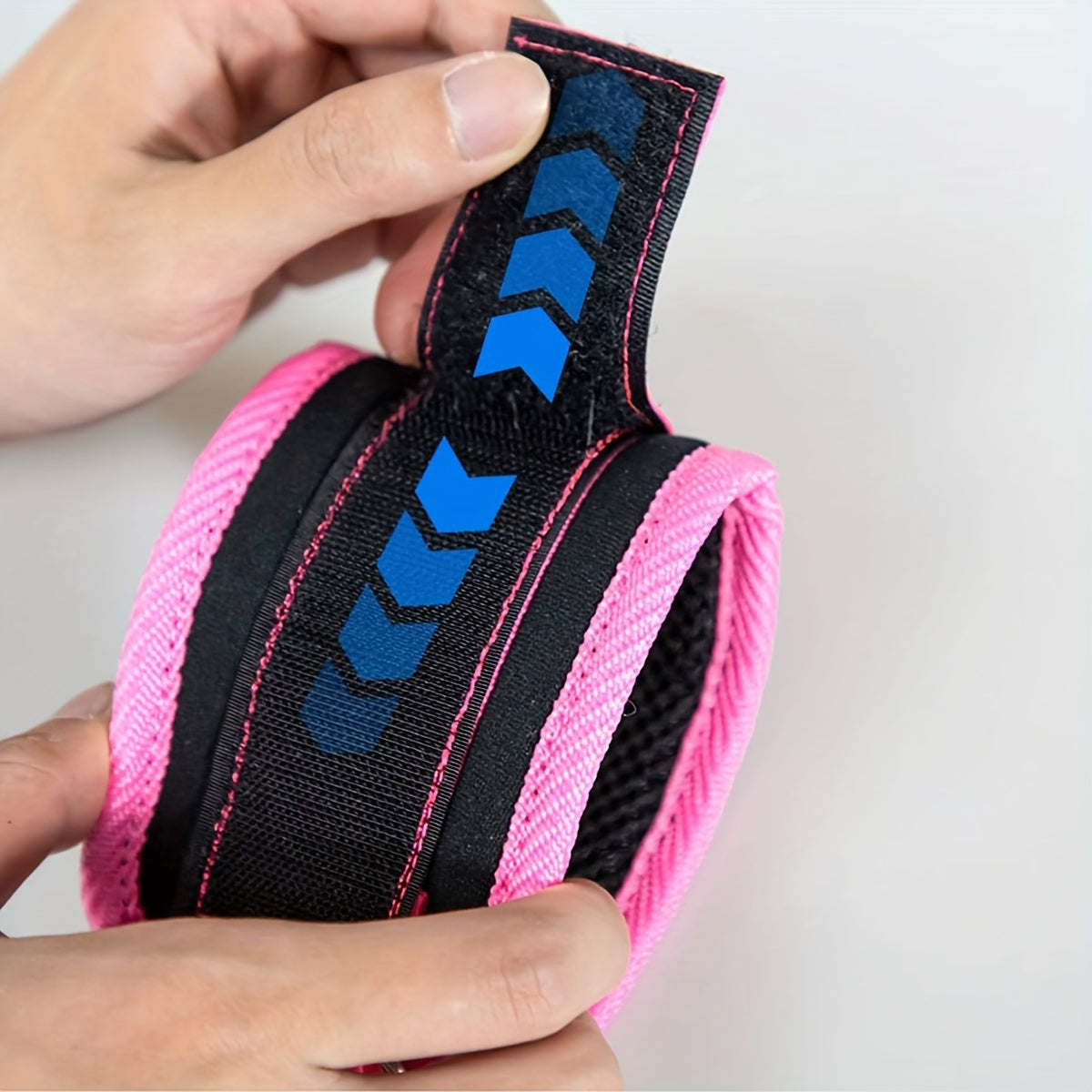 2pcs Adjustable Comfortable Ankle Straps - Ultra-Comfortable Design with Sturdy D-Ring for Secure Attachment - Perfect for Gym, Fitness, Workout, Exercise, Glute & Leg Muscles Training on Cable Machines