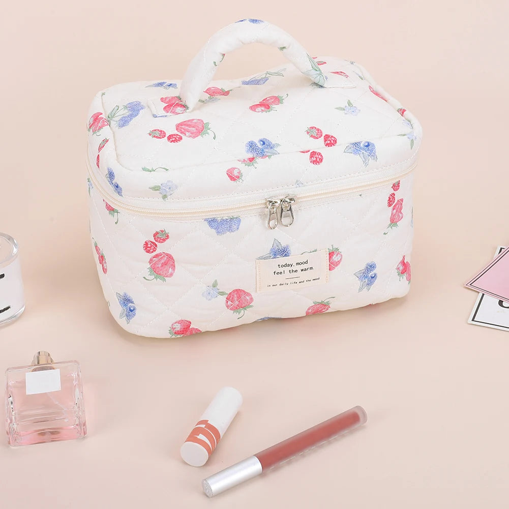 3Pcs Padded Makeup Bag Large Capacity Quilting Storage Bag Strawberry Print Adorable Padding Skincare Pouch Ladies Trip Bag