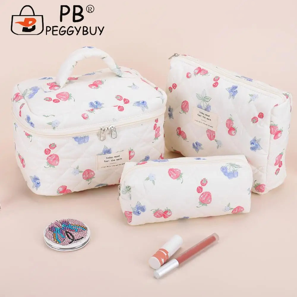 3Pcs Padded Makeup Bag Large Capacity Quilting Storage Bag Strawberry Print Adorable Padding Skincare Pouch Ladies Trip Bag