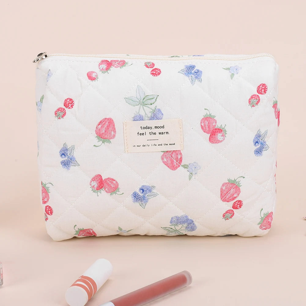 3Pcs Padded Makeup Bag Large Capacity Quilting Storage Bag Strawberry Print Adorable Padding Skincare Pouch Ladies Trip Bag