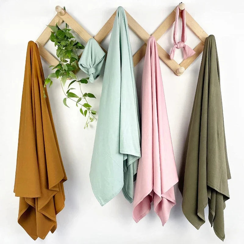Swaddling Blanket and Hat Set for Newborns Suitable for Covering and Wrapping Baby Blankets for Both Boys and Girls
