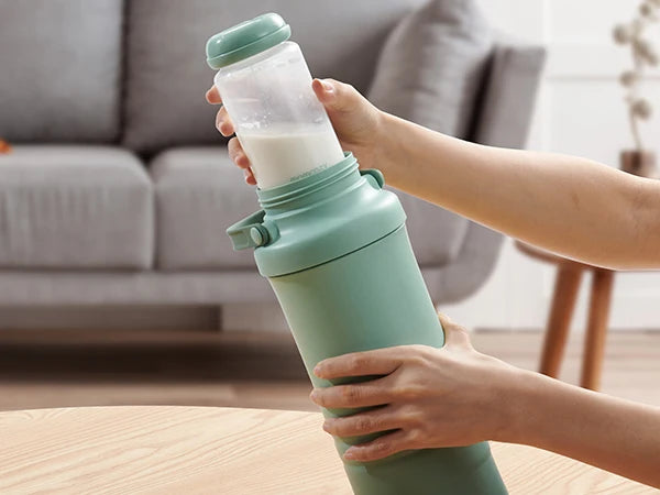 Momcozy 22oz Portable Breast Milk Cooler for Outdoor, 360°Total Cooling for 24Hours, Larger Capacity with 2pcs Baby Bottles