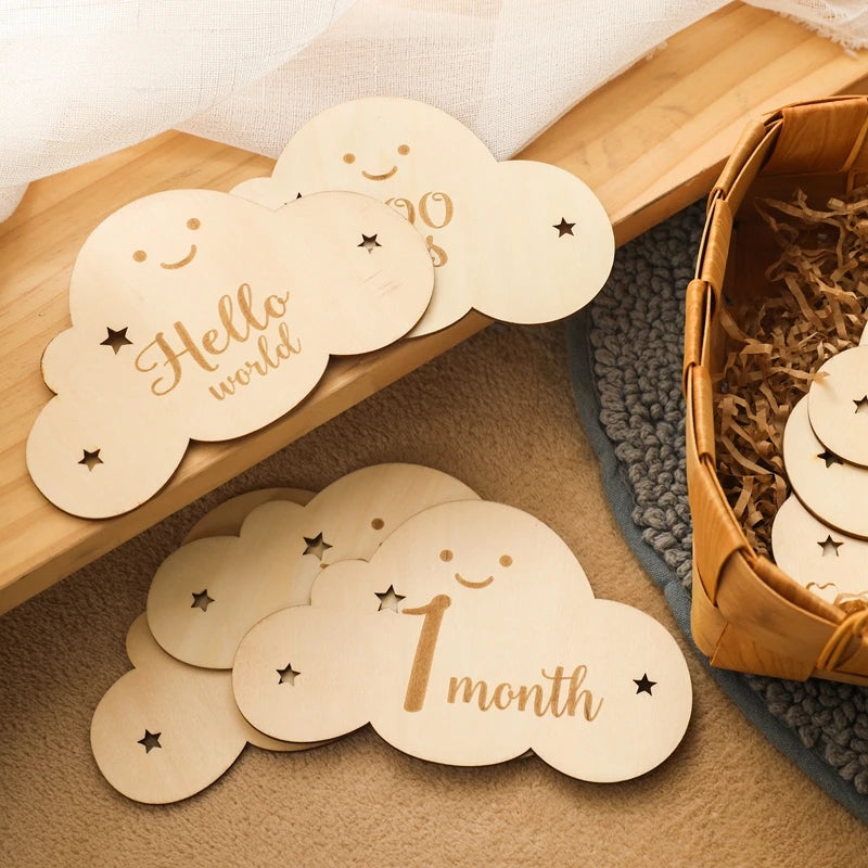 8pc/set Wooden Baby Milestone Card For Newborn Cute Cloud Shape Photography Props Accessories Month Cards Sticker Newborn Gifts