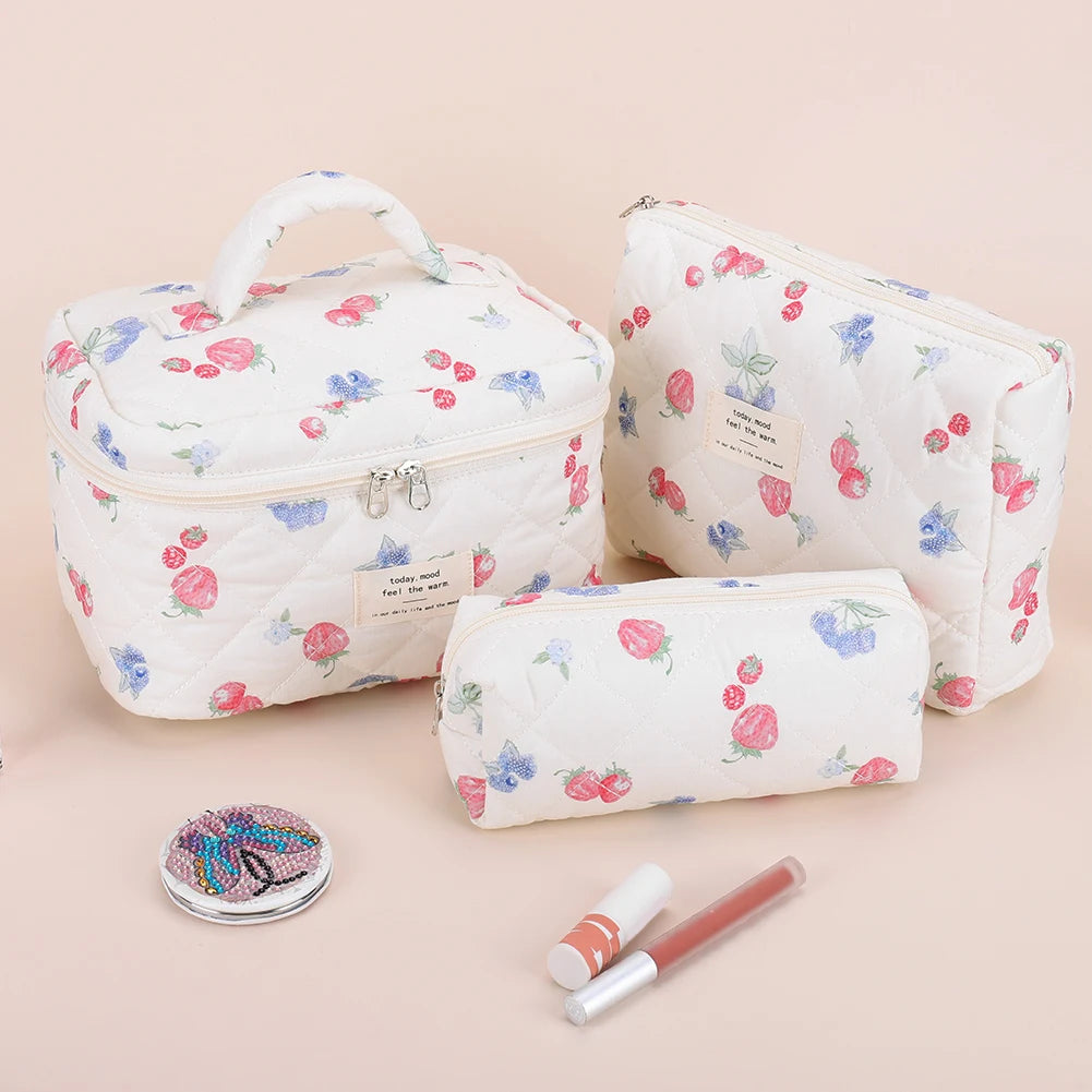 3Pcs Padded Makeup Bag Large Capacity Quilting Storage Bag Strawberry Print Adorable Padding Skincare Pouch Ladies Trip Bag