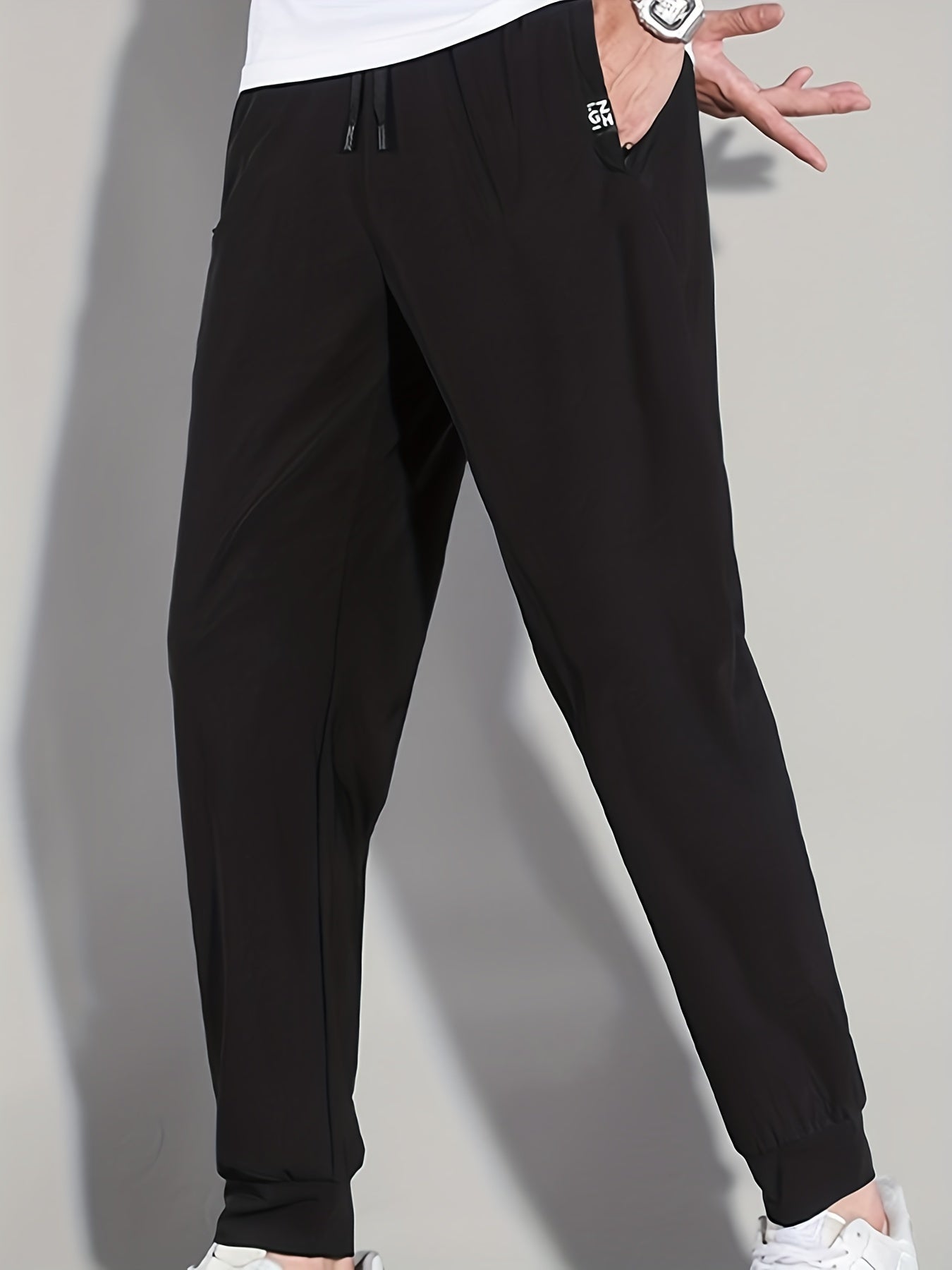 Men's Quick Drying Breathable Pants Sports Zipper Pocket Elastic Waist Drawstring Lightweight Jogger Pants For Exercise Running