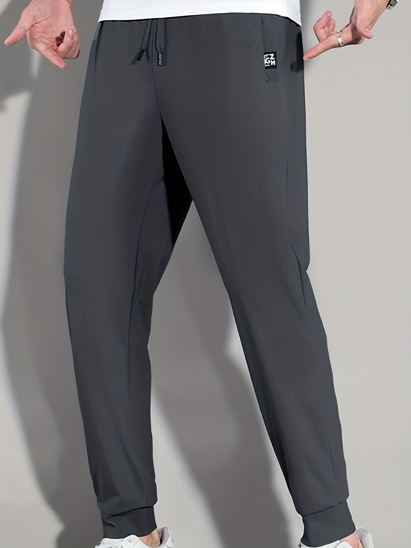 Men's Quick Drying Breathable Pants Sports Zipper Pocket Elastic Waist Drawstring Lightweight Jogger Pants For Exercise Running