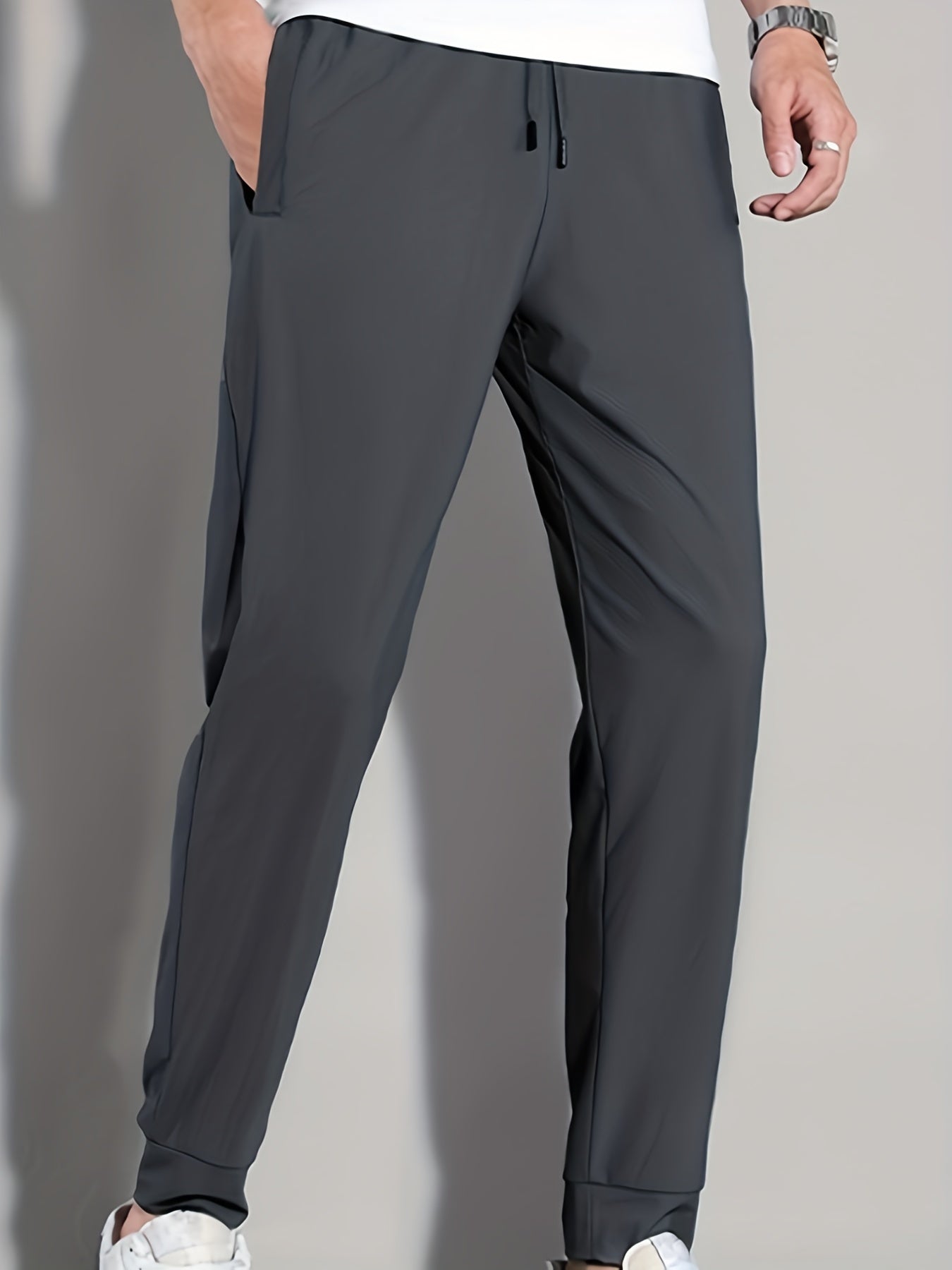 Men's Quick Drying Breathable Pants Sports Zipper Pocket Elastic Waist Drawstring Lightweight Jogger Pants For Exercise Running