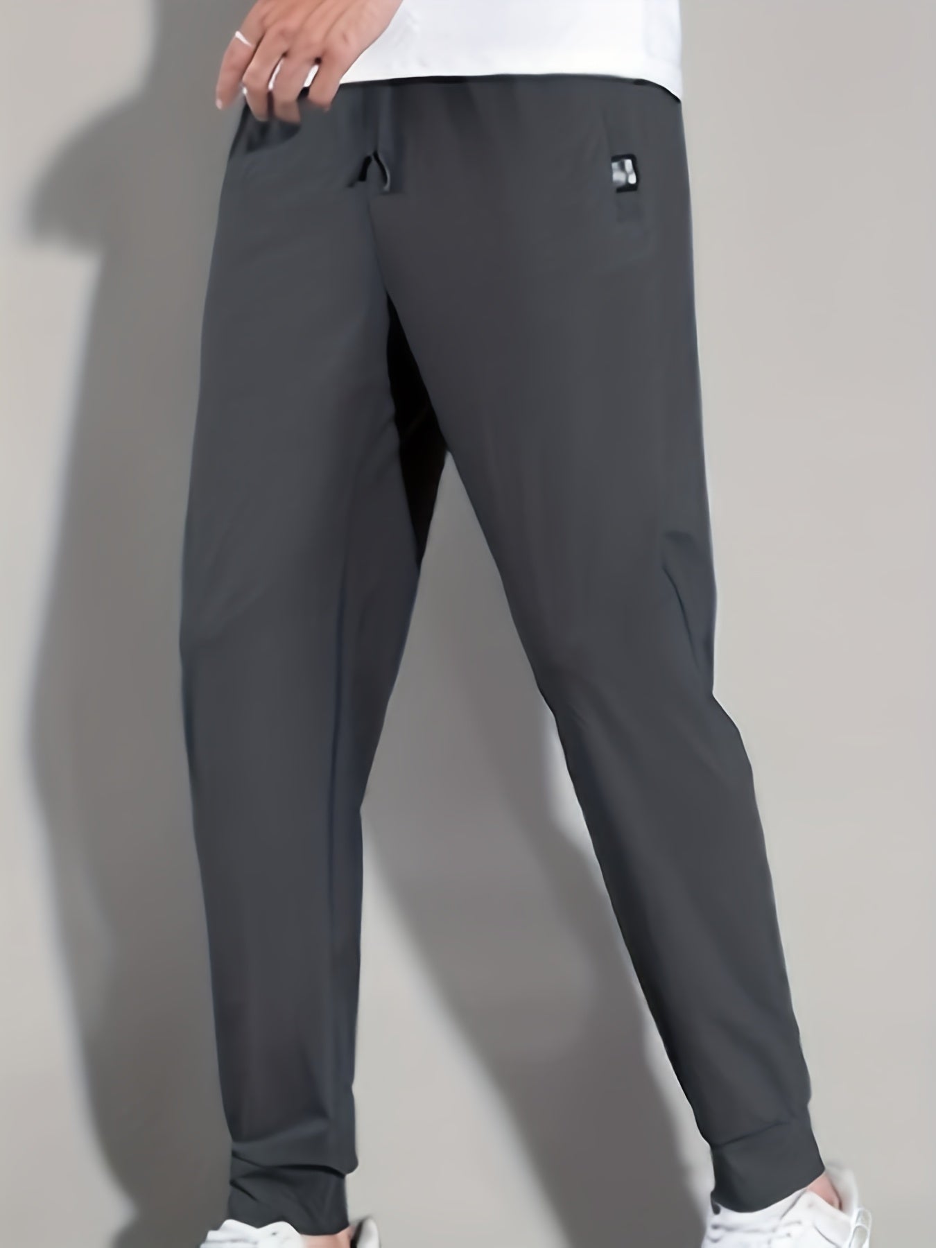 Men's Quick Drying Breathable Pants Sports Zipper Pocket Elastic Waist Drawstring Lightweight Jogger Pants For Exercise Running