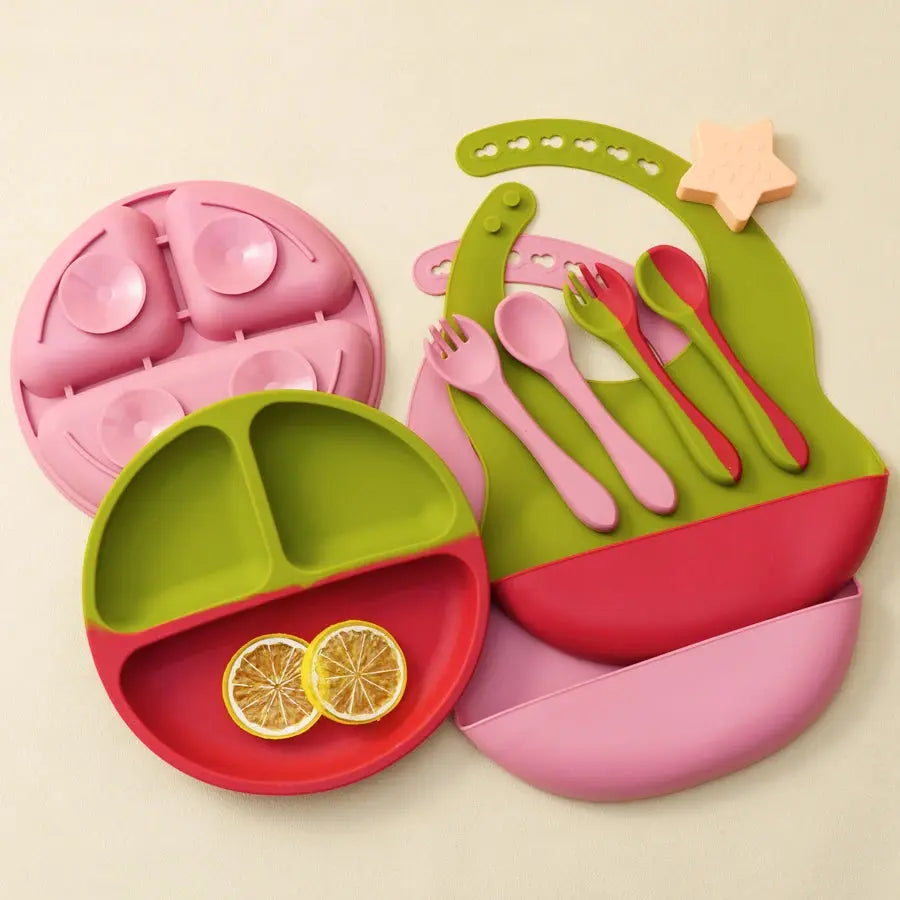 4PCS Baby Silicone Tableware Sets Contrasting Colors Dining Sets Suction Plate Waterproof Bib Portable Baby Spoon Fork Nova Trendz